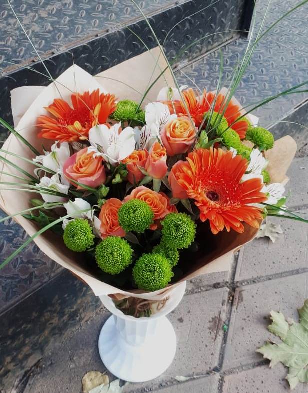 Букет цветов из: Герберы, Хризантемы, Альстромерии и Розы в Закаменске