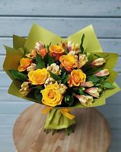 Букет цветов из:  Альстромерии и Розы в Закаменске