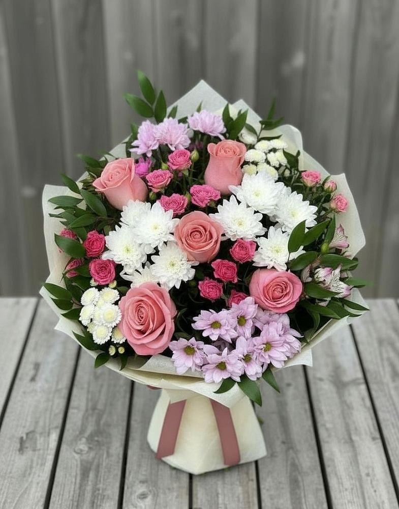 Букет цветов из: Альстромерии, Гвоздики, Розы и Хризантемы в Закаменске