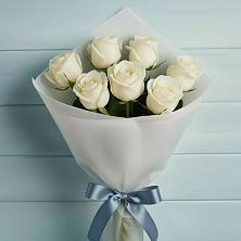 Букет 7 Белых роз Эдлесс Лав в Закаменске