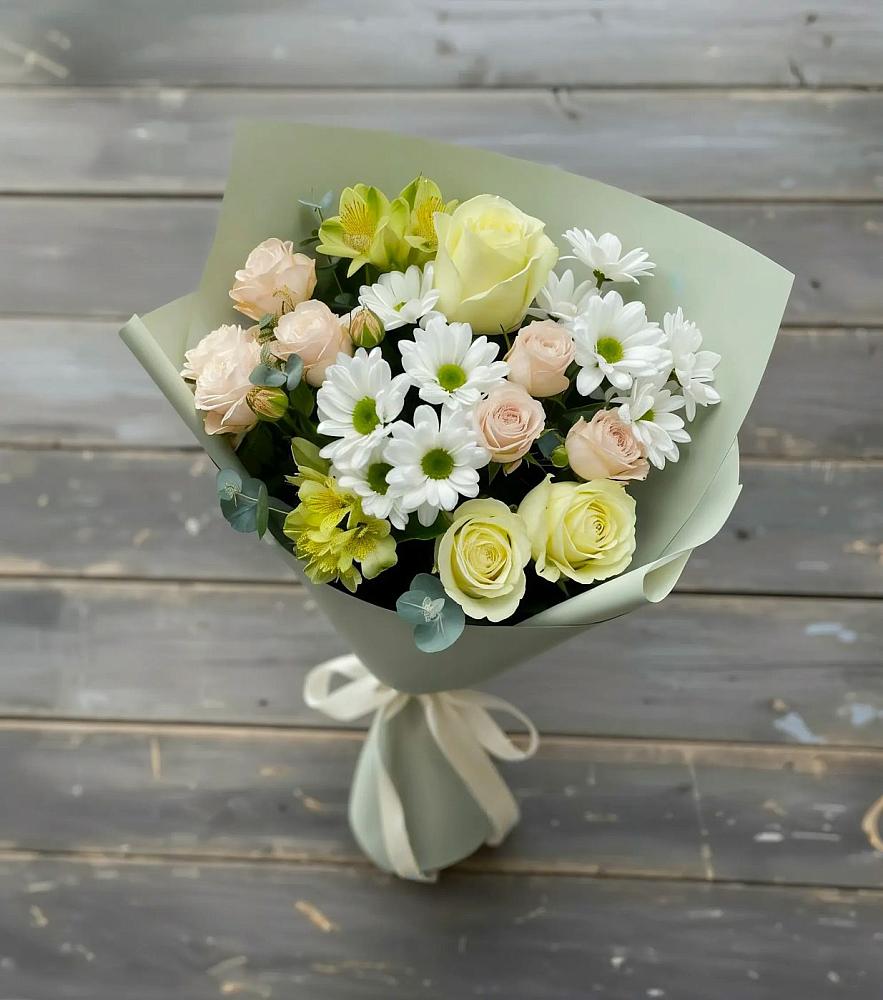 Букет цветов из: Альстромерии, Розы и Хризантемы в Закаменске