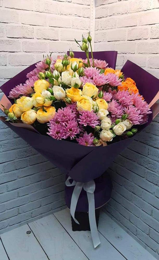 Букет цветов из: Хризантемы и Розы в Закаменске