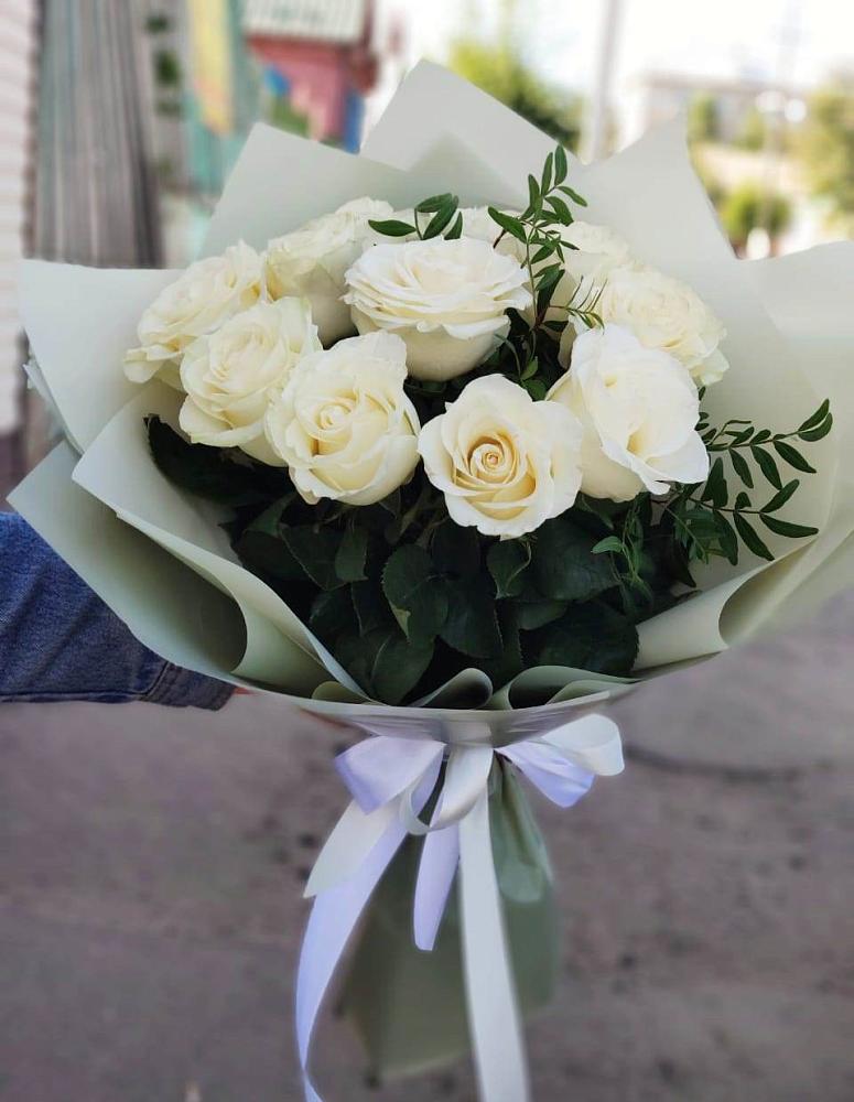 Букет Белые розы Проуд в Закаменске