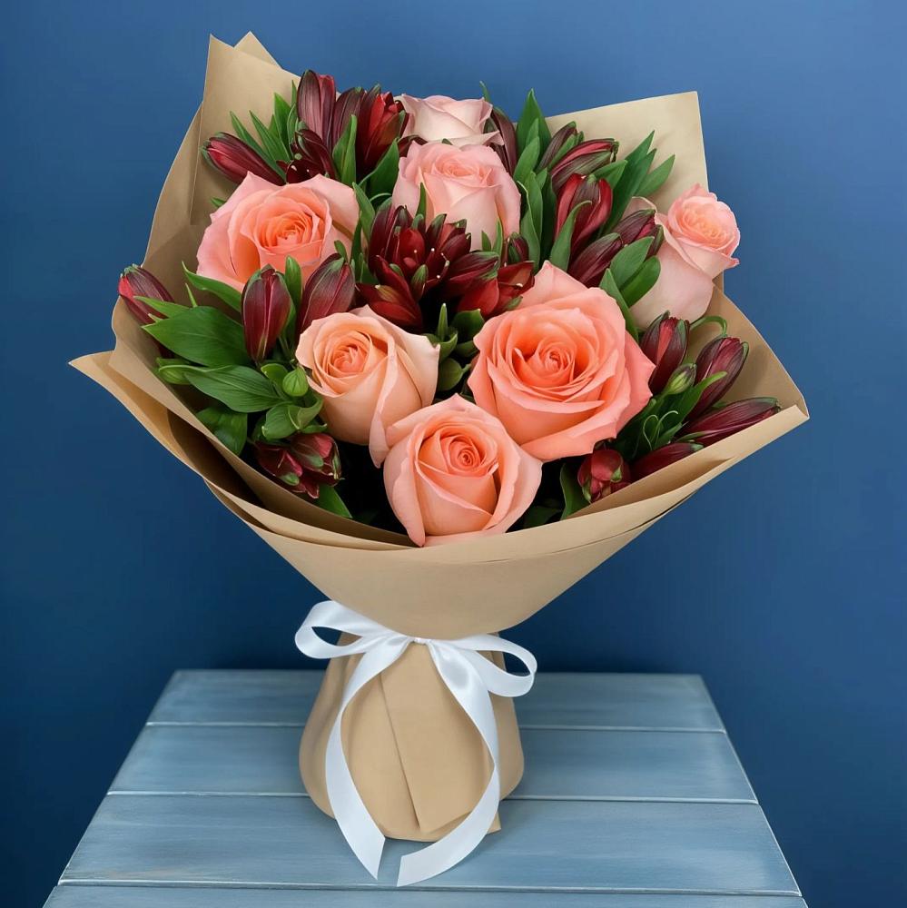 Букет цветов из: Розы и Альстромерии в Закаменске