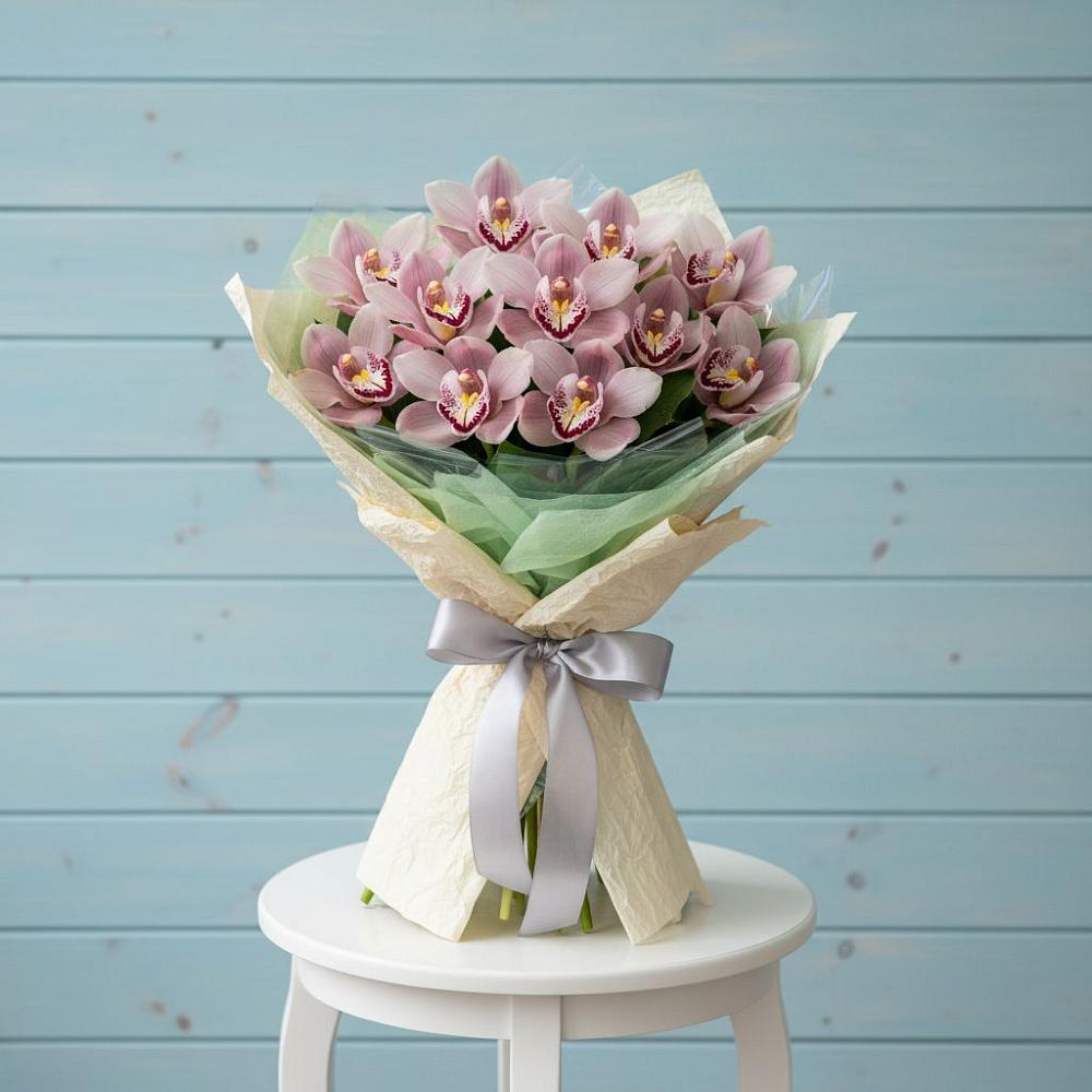 Букет цветов из: Орхидеи и Розы в Закаменске