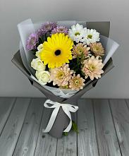 Букет цветов из:  Розы, Герберы и Хризантемы в Закаменске