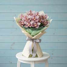 Букет цветов из:  Орхидеи и Розы в Закаменске