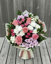 Букет цветов из:  Альстромерии, Гвоздики, Розы и Хризантемы в Закаменске