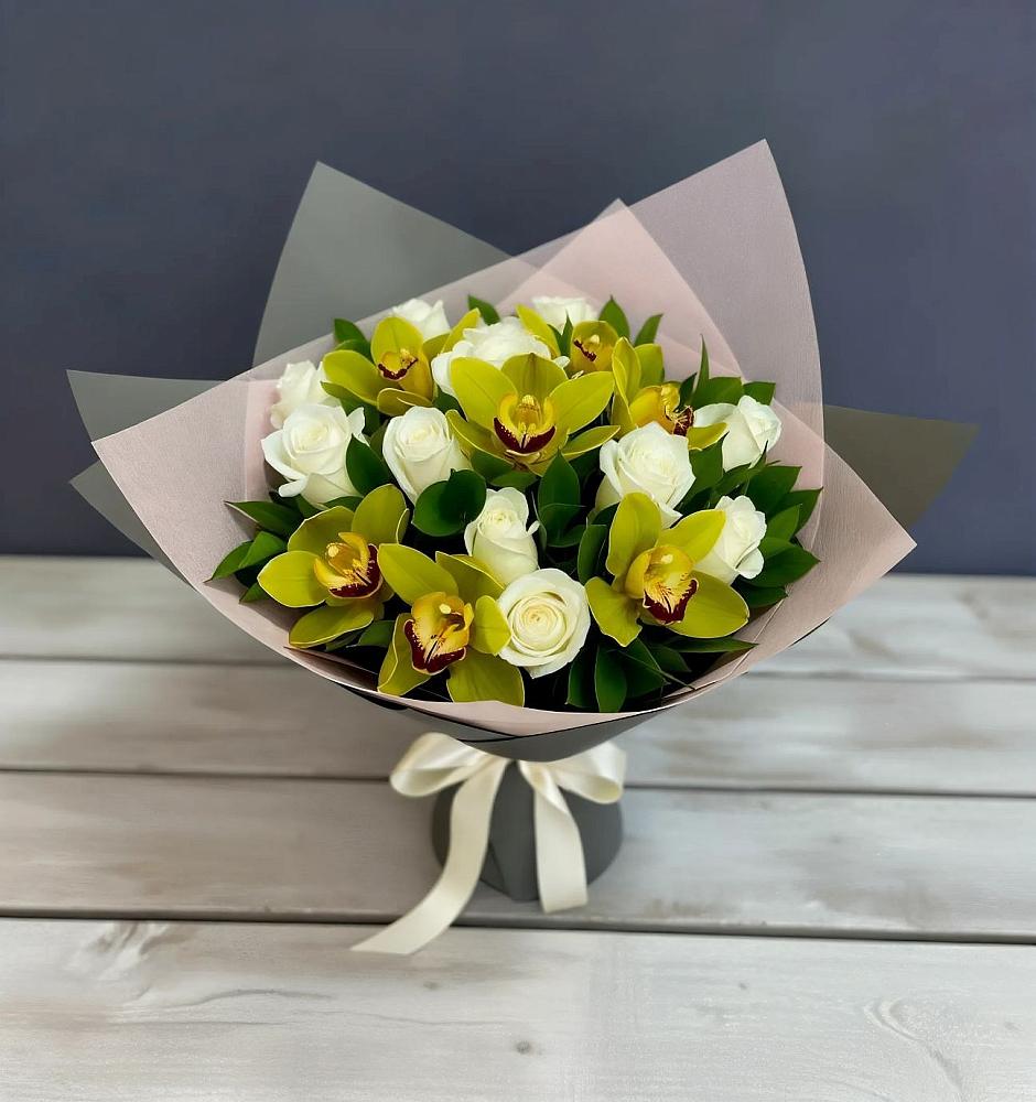 Букет цветов из: Орхидеи и Розы в Закаменске