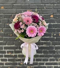Букет цветов из:  Герберы и Хризантемы в Закаменске