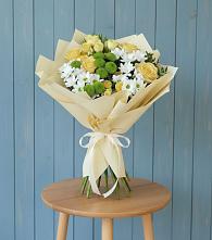 Букет цветов из:  Хризантемы и Розы в Закаменске