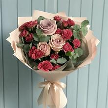Букет цветов из:  Гвоздики и Розы в Закаменске