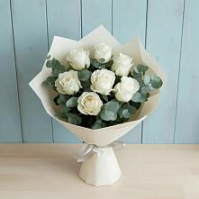 Букет Белые розы в Эвкалипте в Закаменске