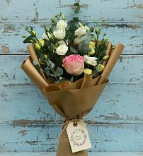 Букет цветов из:  Розы и Лизиантусы #REPLACE_PRED# Закаменске