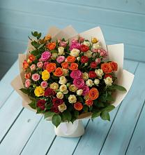 Букет Микс из разноцветных кустовых роз в Закаменске