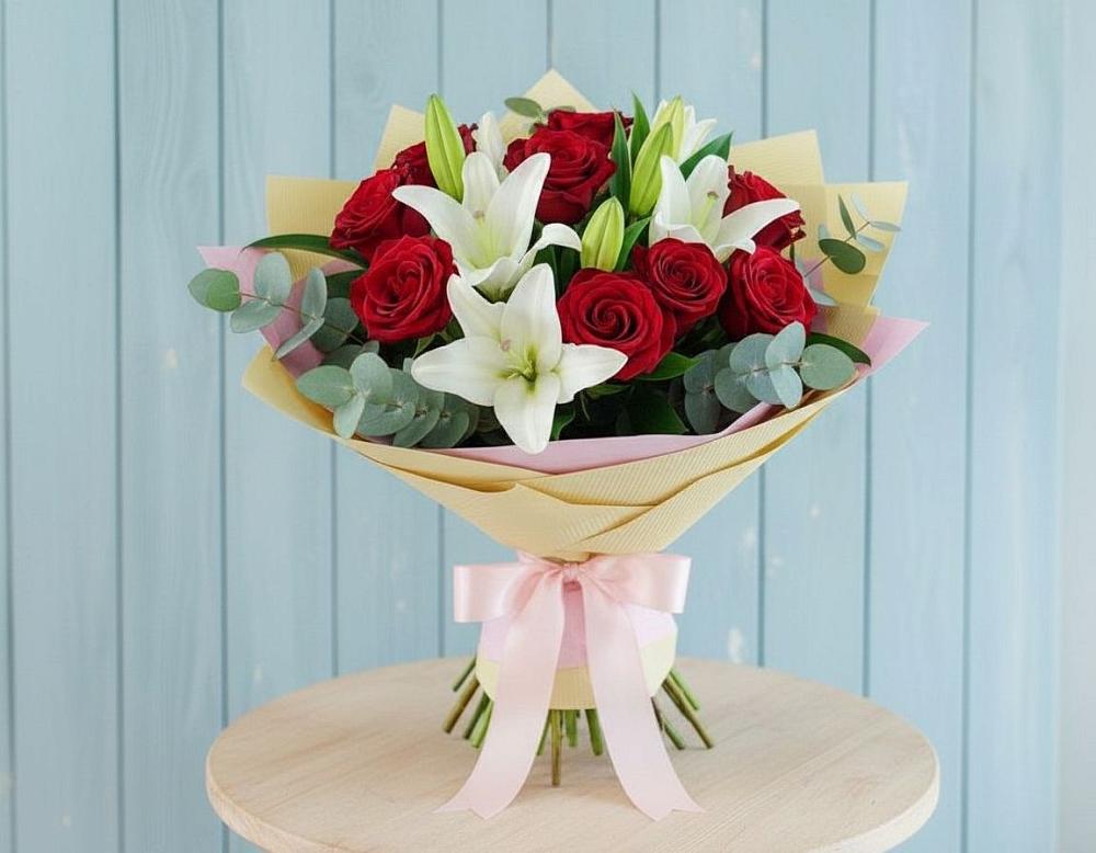 Букет цветов из: Лилии и Розы в Закаменске